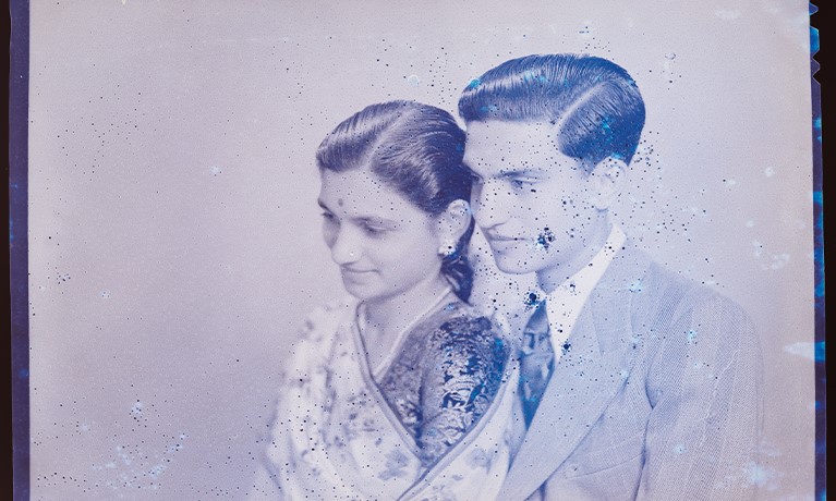 Old photo of a married couple living in post-Partition India