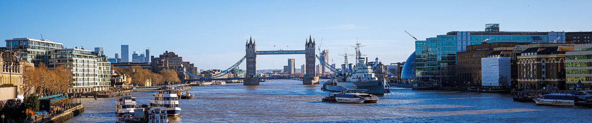 London bridge on a clear sunny day