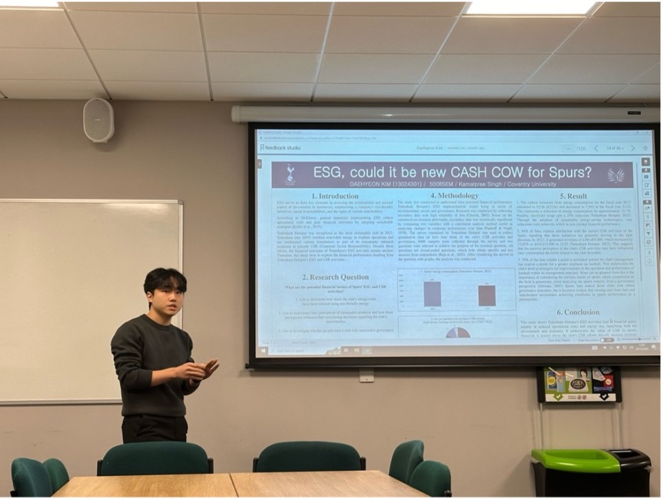 Dae-hyeon Kim giving a presentation at university