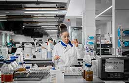 Student in the Super Lab