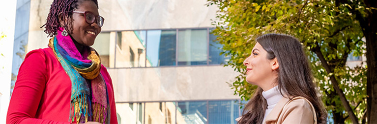 2 female students chatting